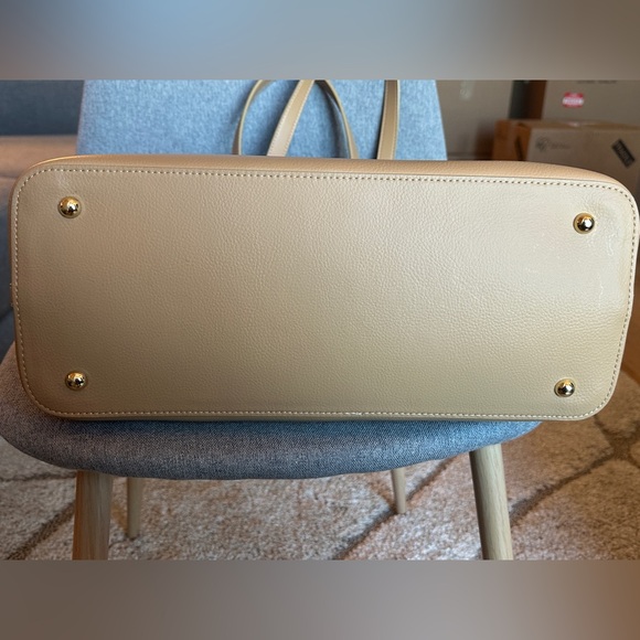 Linnea Tote in Latte - Picture 6 of 6